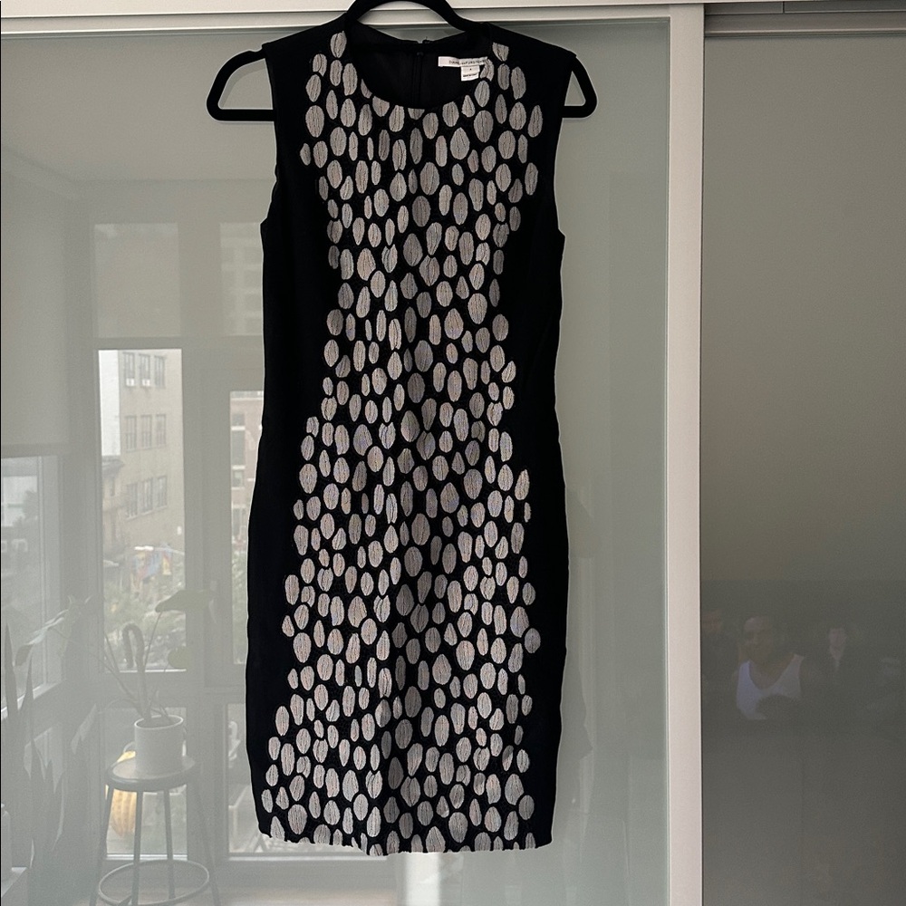 Diane Von Furstenberg Black and Silver Patterned Dress